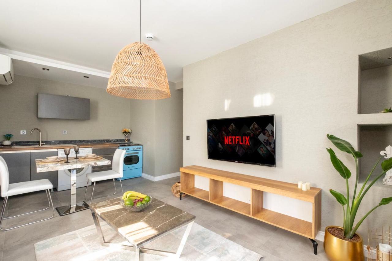 Wolf Suites Анталия Екстериор снимка