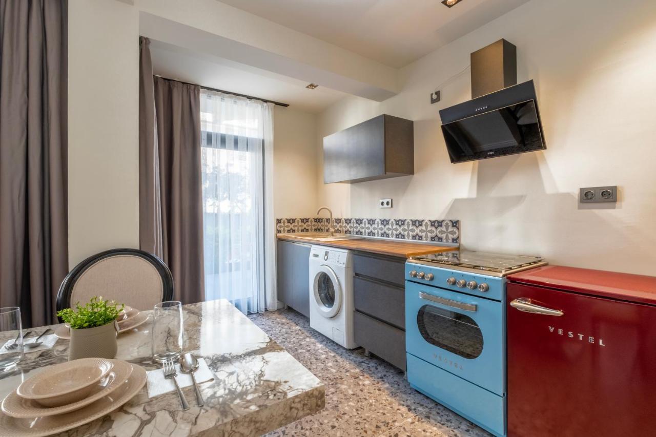 Wolf Suites Анталия Екстериор снимка