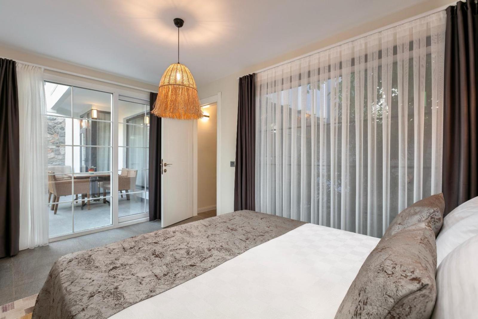 Wolf Suites Анталия Екстериор снимка