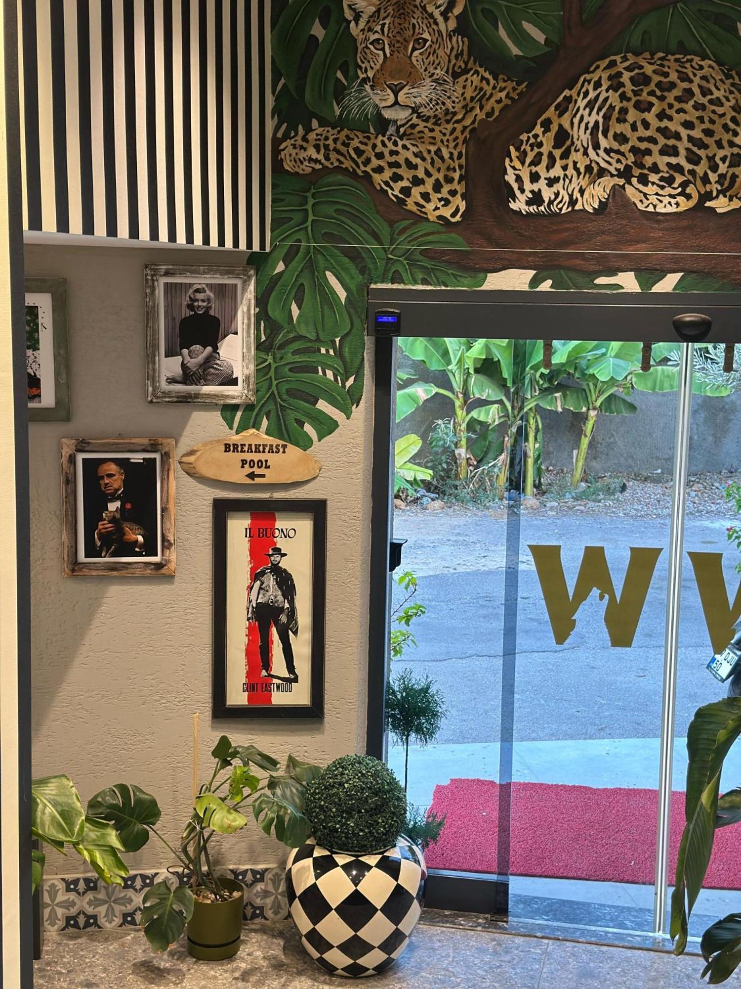 Wolf Suites Анталия Екстериор снимка