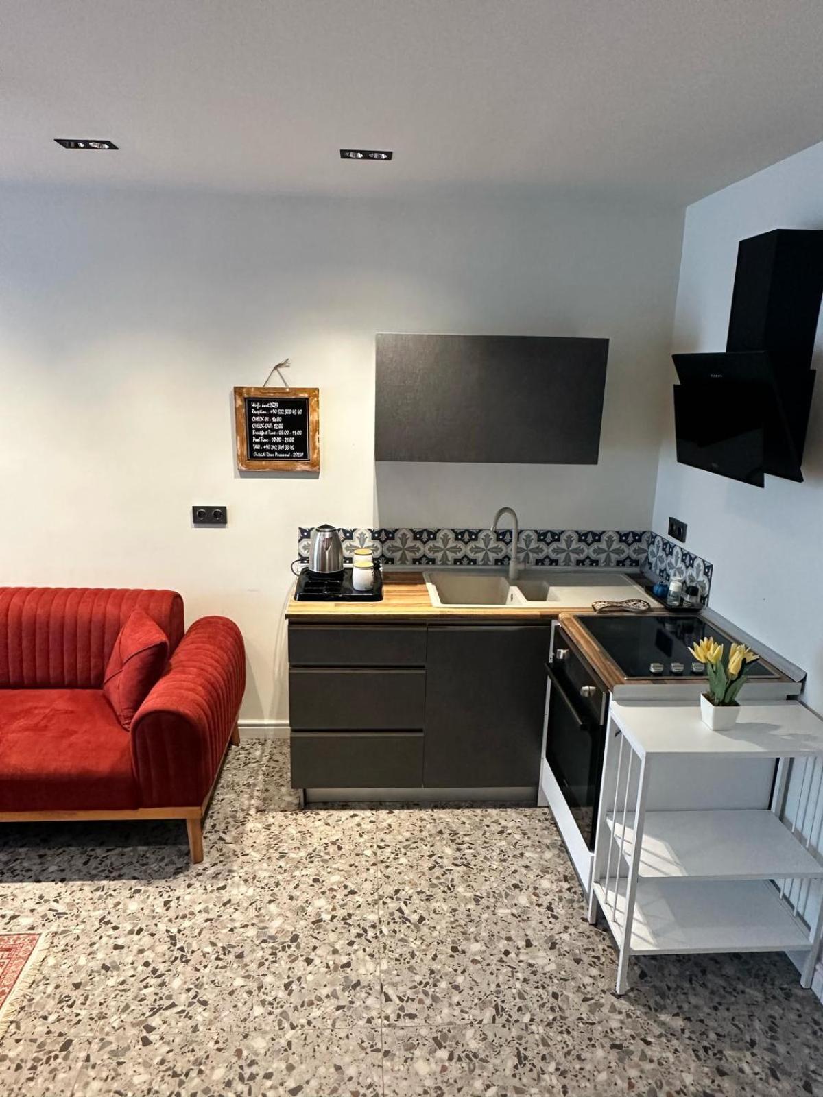 Wolf Suites Анталия Екстериор снимка